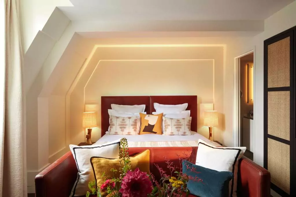 Hotel La Villa Saint Germain des Prés in Paris, France, showcasing a sleek modern facade with large windows and elegant signage. Located in the chic Saint-Germain district, the boutique hotel blends contemporary style with classic Parisian charm.